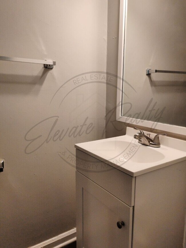 Foto del edificio - 2437 Woodale Ln