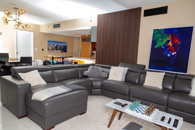 Foto del edificio - 465 Brickell Ave