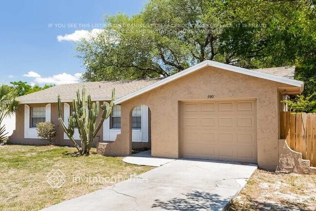 Foto del edificio - 990 Vincent Dr