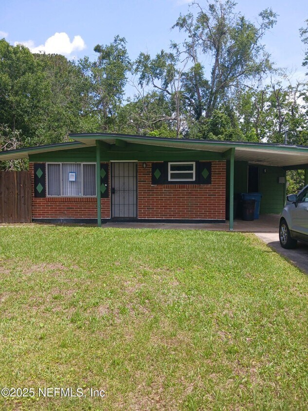 Primary Photo - 2755 Sunny Acres Dr N