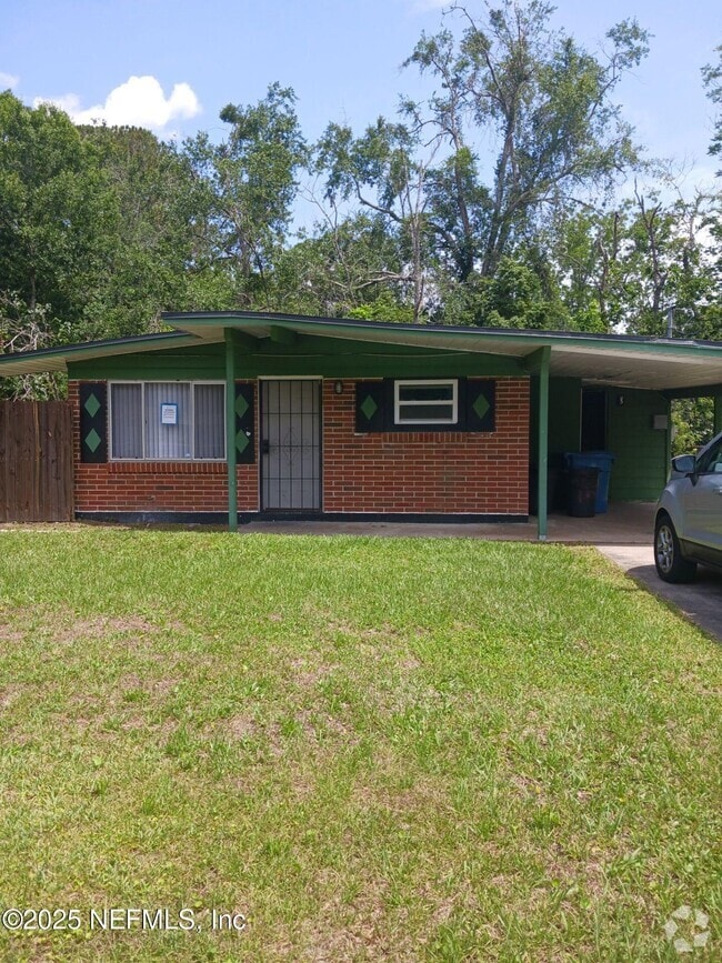 Building Photo - 2755 Sunny Acres Dr N