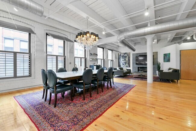 Building Photo - 111 Beach St