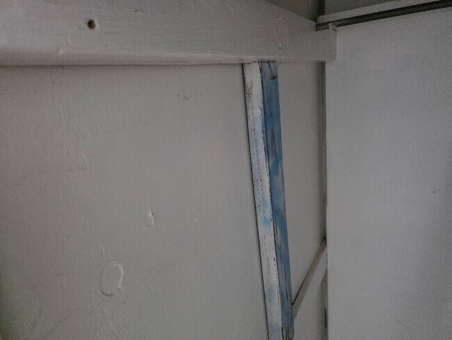 Building Photo - 1711 1/2 Agua Fria St