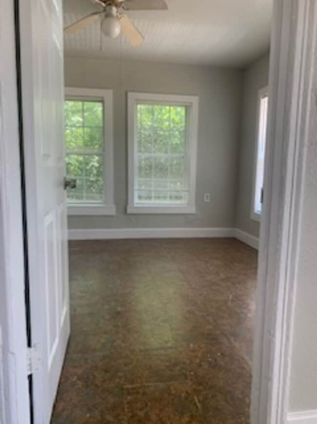 Photo - Big lot- Cute 1/1 Townhome
