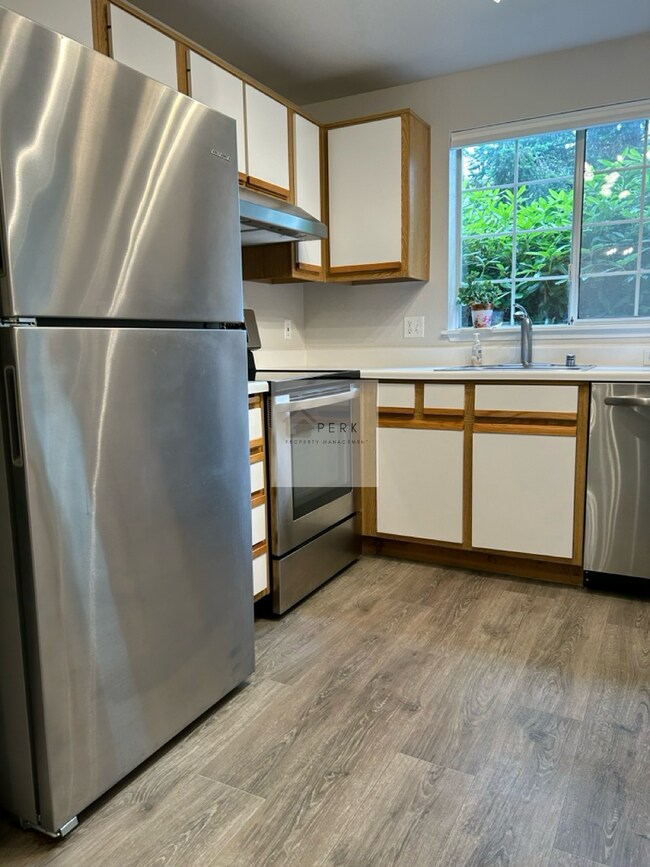 Foto del edificio - 1 Bedroom Condo in Beautiful Newcastle!