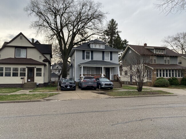 Foto del edificio - 87 E 15th St