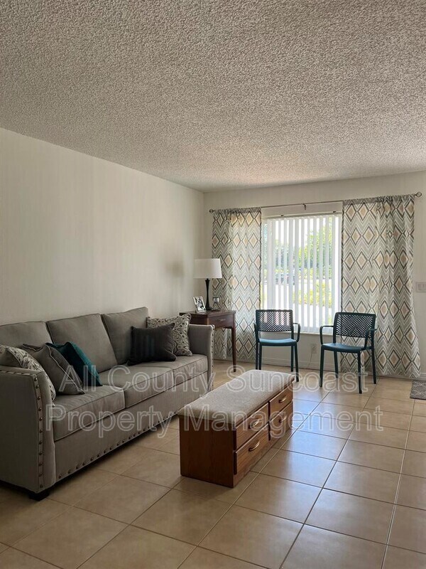 Foto del edificio - 2340 Grecian Way