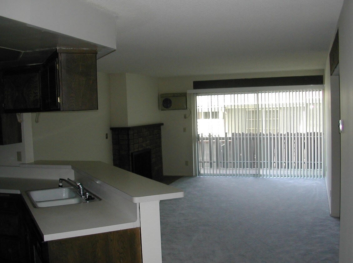 Interior - 3335 MILITARY Ave