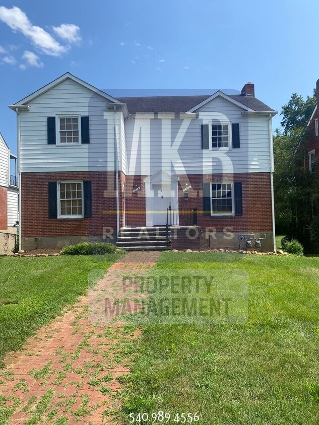 Primary Photo - 2 Bedroom 1 Bath Duplex in Grandin/Raleigh...