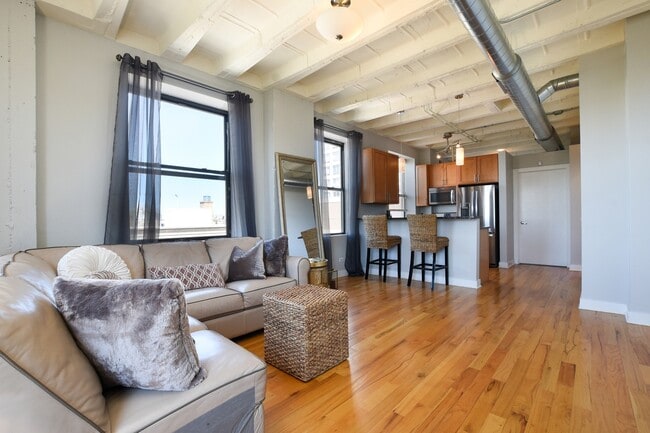 Living Room/Kitchen - 1791 W Howard St