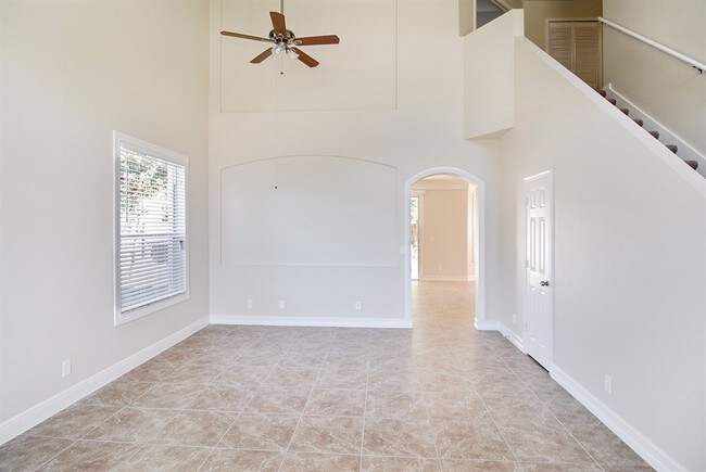 Building Photo - 2107 SW Idaho Ln