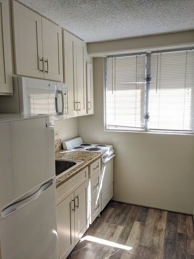 Photo - Pacific Grand Studio House