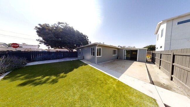 Foto del edificio - Renovated 3BD/1BA! Great Yard!