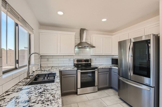 Foto del edificio - 3 br, 2.5 bath House - 1386 E 10Th Street ...