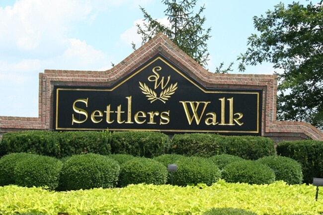 Building Photo - Beautiful 2 bedroom condo near Austin Landing!