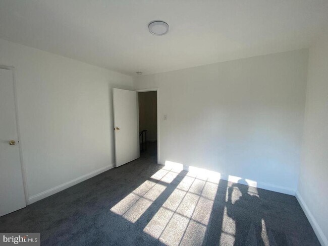 Foto del edificio - 22 S Monroe Rd