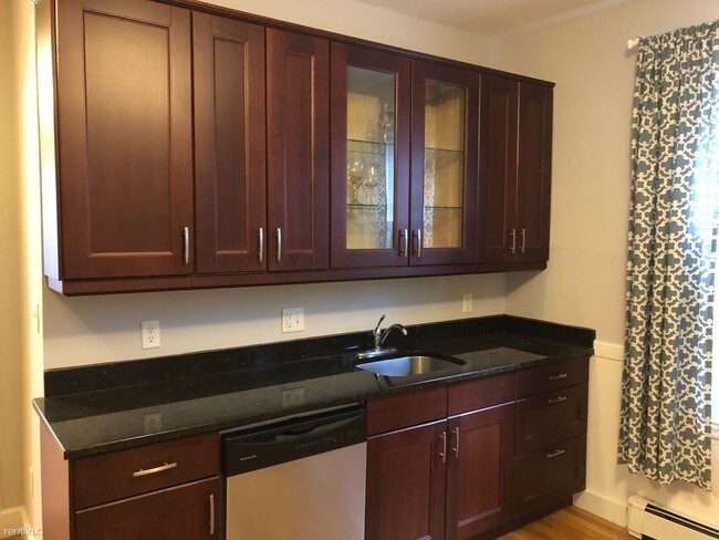 Building Photo - 63 Mozart St