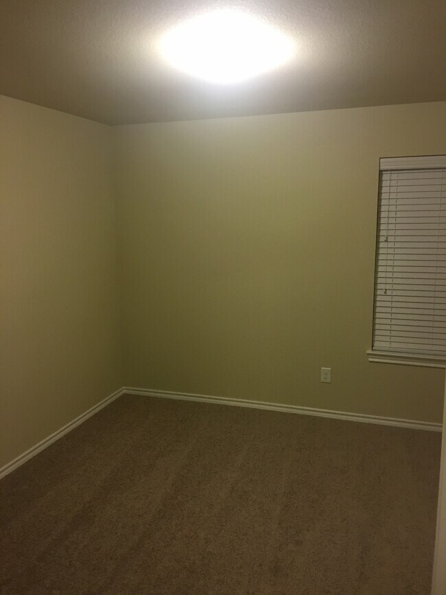 Foto del edificio - 2808 Adams Fall Ln