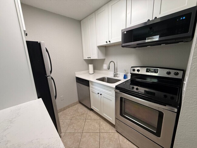 Foto del edificio - Modern 1-Bed, 1-Bath Condo in Prime Boulde...