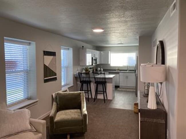 Foto del edificio - Great ground floor unit in Provo