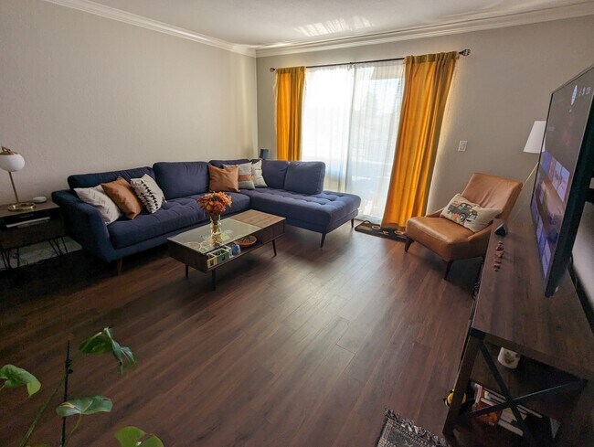 Building Photo - 1020 Vista del Cerro Dr