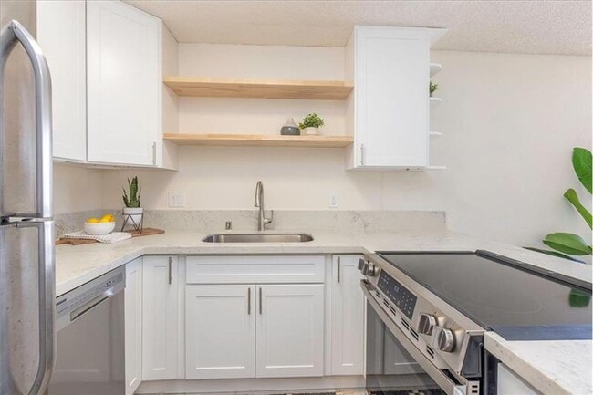 Photo - One bedroom one bath in Highly Desirable B... Apartment