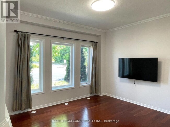 Building Photo - 847 Bur Oak Ave