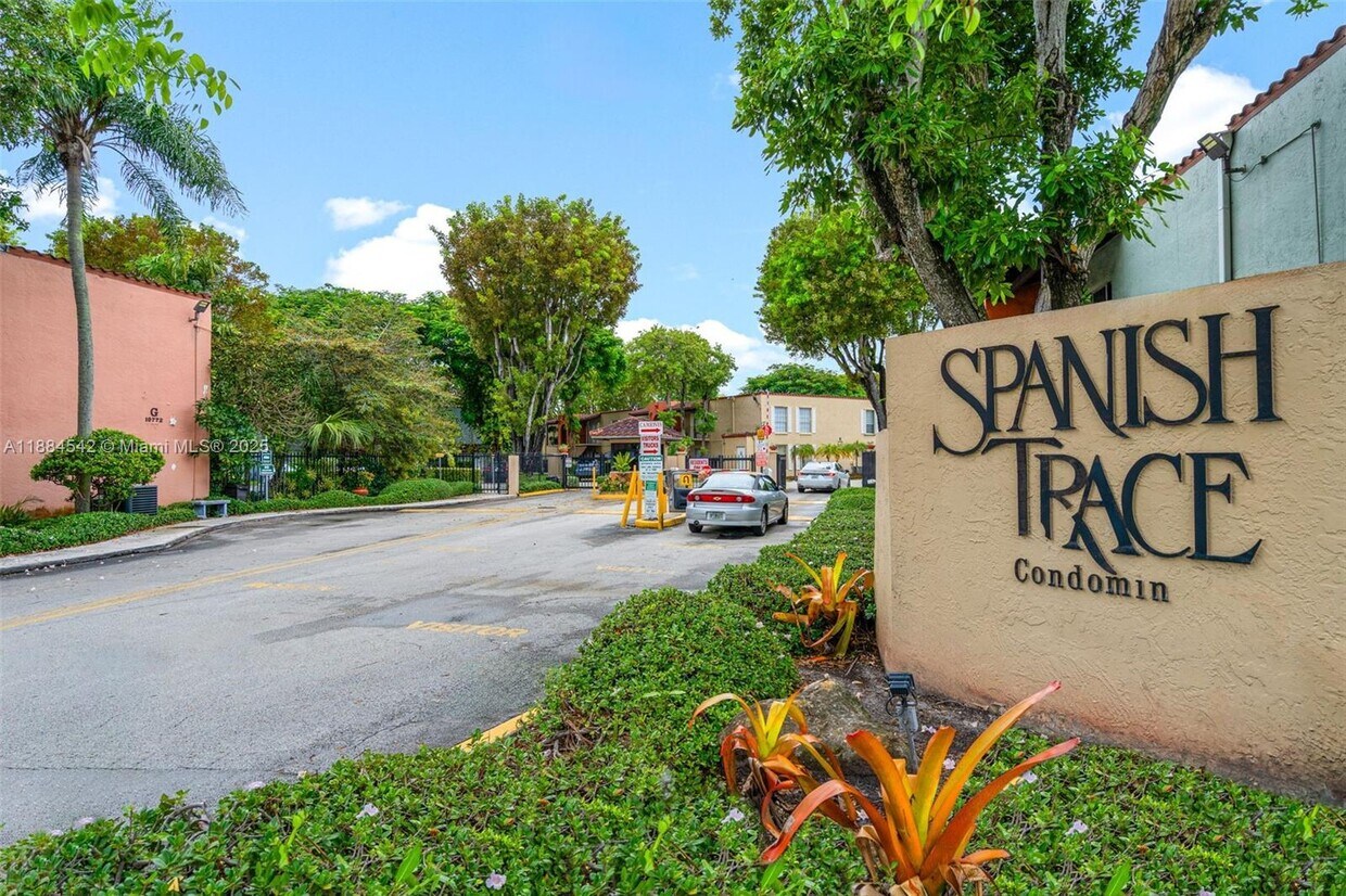Foto principal - 10794 N Kendall Dr