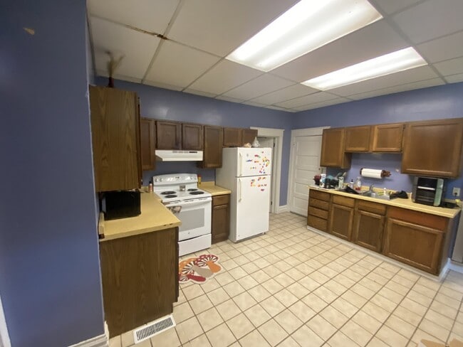 Foto del edificio - 3 Bed 2 Bath close to UWEC! Available June...