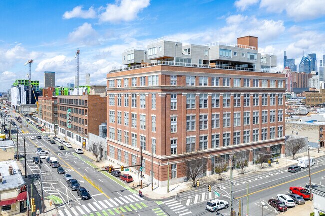 Alt. Foto - 1101-1133 Washington Ave