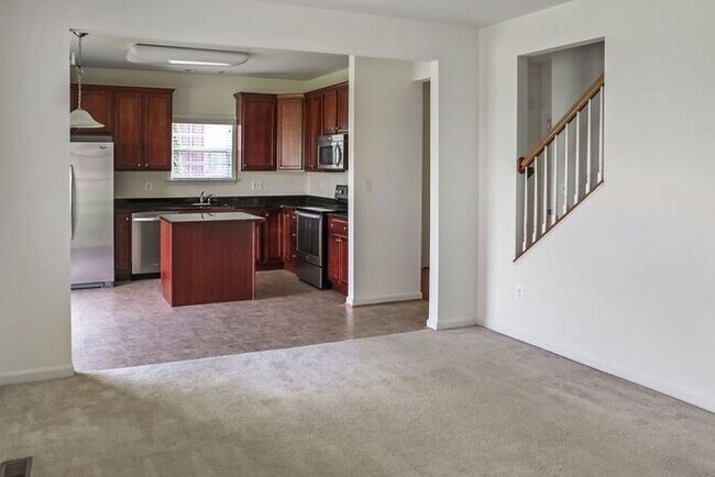Foto del edificio - Spacious 3-Story TownHome in Agricopia, 3 ...