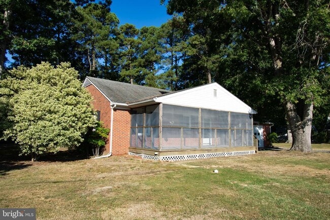 Building Photo - 7612 Sherwood Rd