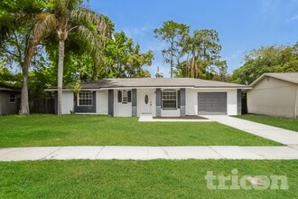 Building Photo - 120 N Alderwood St
