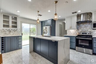 Building Photo - 320 S Mesa Verde Way