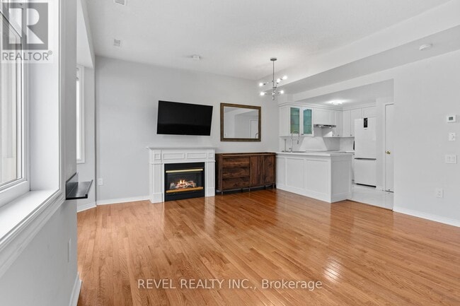 Building Photo - 760 Lawrence Ave W