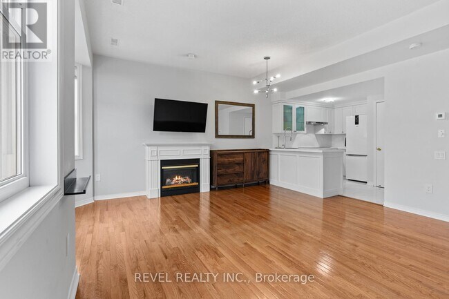 Photo du bâtiment - 760 Lawrence Ave W