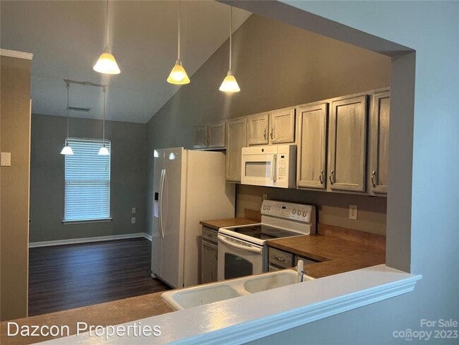 Building Photo - 3 br, 2 bath House - 125 Bosburg Drive