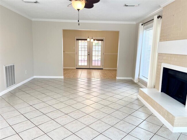 Building Photo - 7527 Cavesson Dr