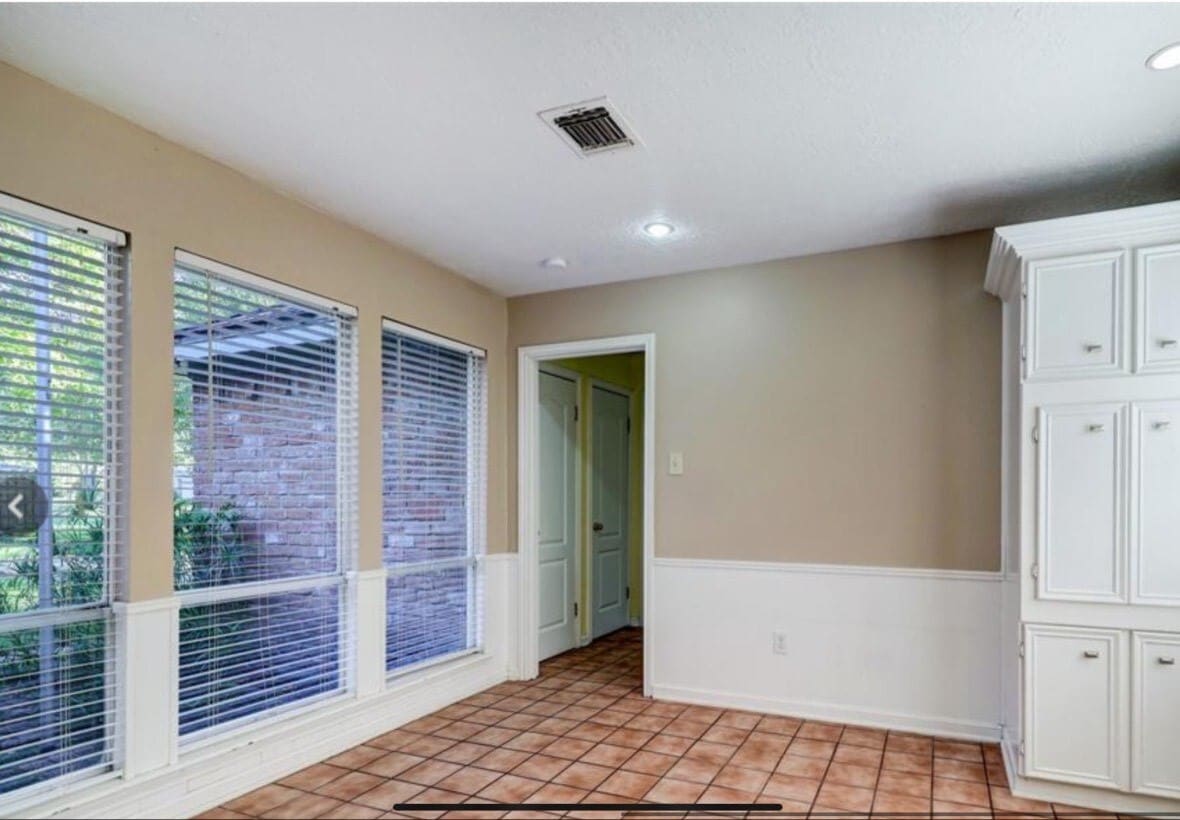 Building Photo - 735 Talmalge Hall Dr