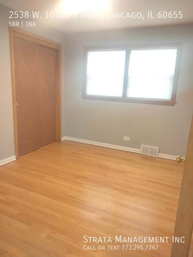 Building Photo - 5 bedroom home- 2538 W 103rd Street, Chica...