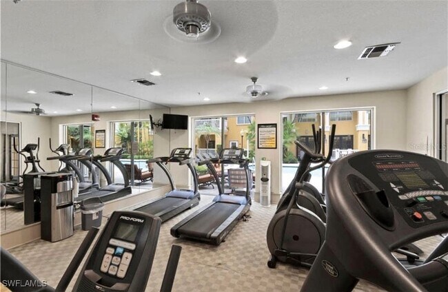 Foto del edificio - 860 N Orange Ave