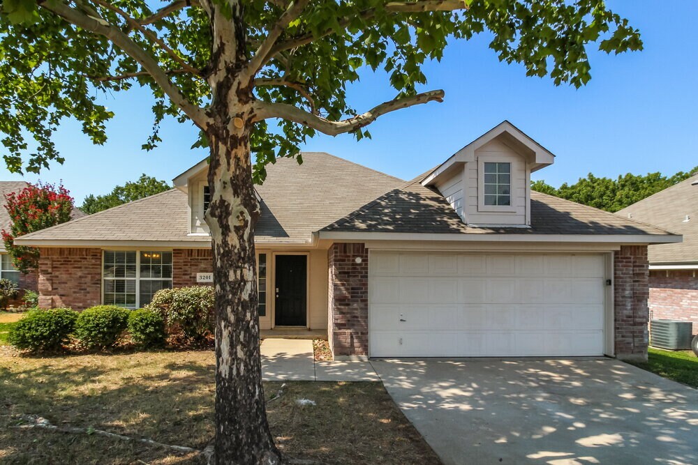 Primary Photo - 3201 Anysa Ln