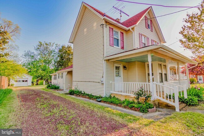Building Photo - 351 Cypress St