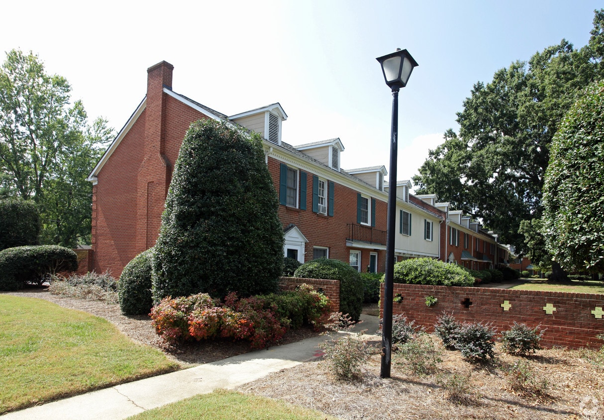 Primary Photo - Old Towne
