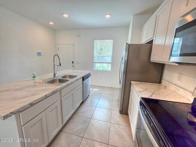 Foto del edificio - 8377 Retrograde Rd