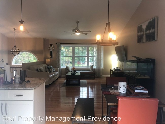 Building Photo - 3 br, 3 bath House - 214 S Pierce Road