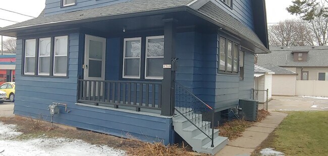 Building Photo - 1368 N Hawley Rd