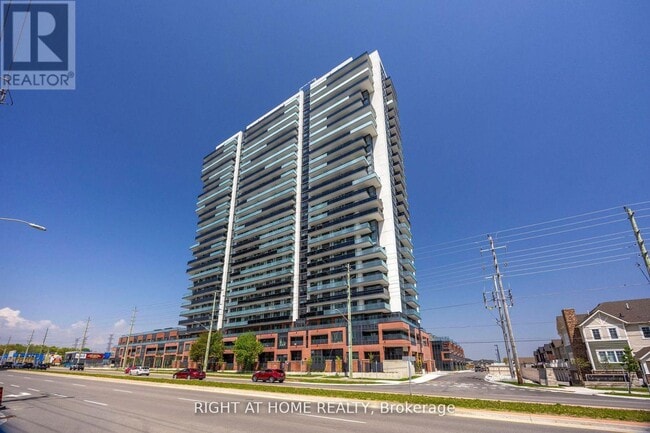 Building Photo - 2545 Simcoe St N