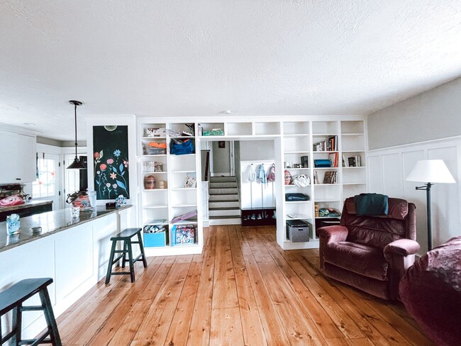 Building Photo - Spacious 4 Bedroom 3 Bath in Orem