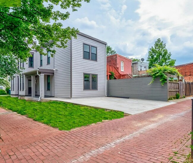 Foto del edificio - 824 I St NE